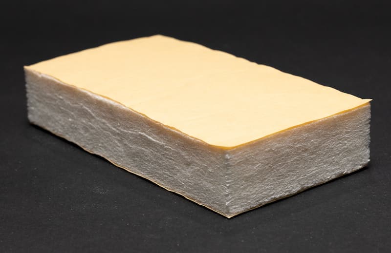 Fibrease material with a craft paper lamination layer - Nature-Pack